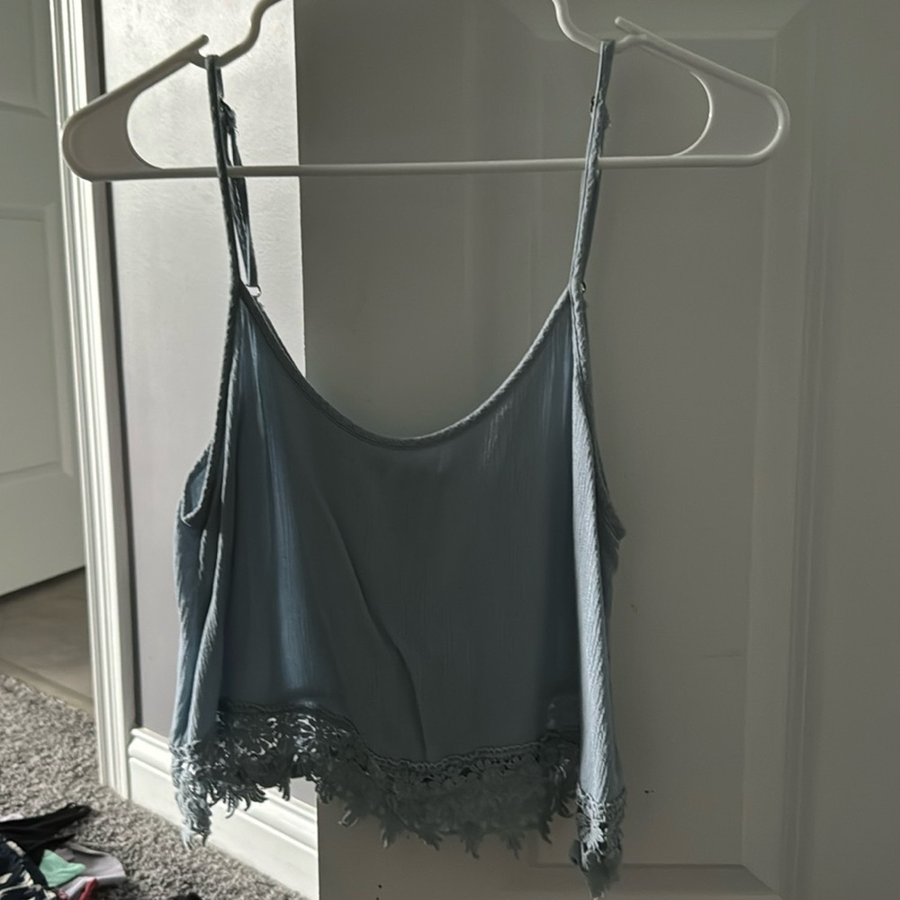 Forever 21 M blue crop top